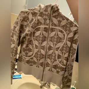 Lulu scuba hoodie!! Size 8